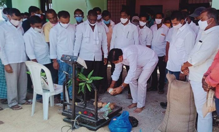 కొనుగోలు కేంద్రాలను సద్వినియోగం చేసుకోవాలి