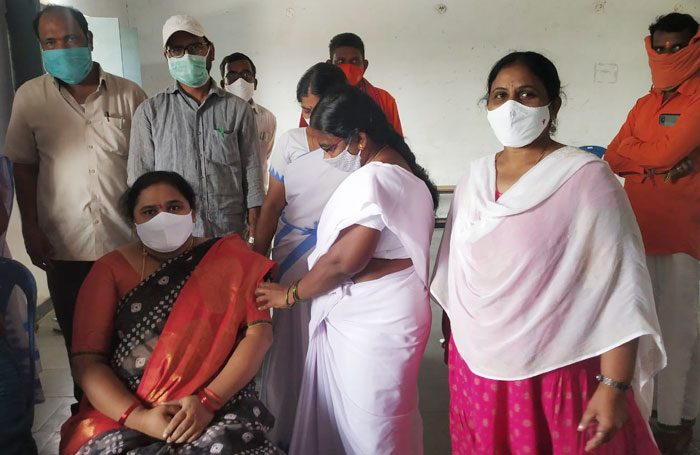 విస్తృతంగా కొవిడ్‌ టెస్టులు, వ్యాక్సినేషన్