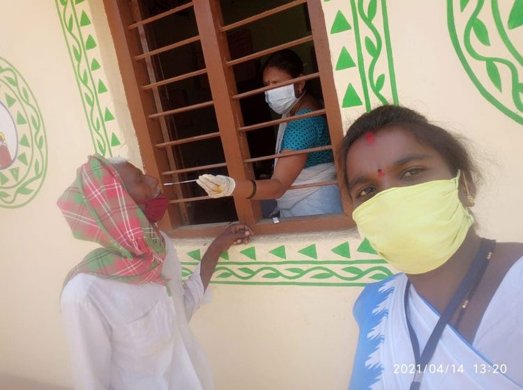 కరోనా @ 877