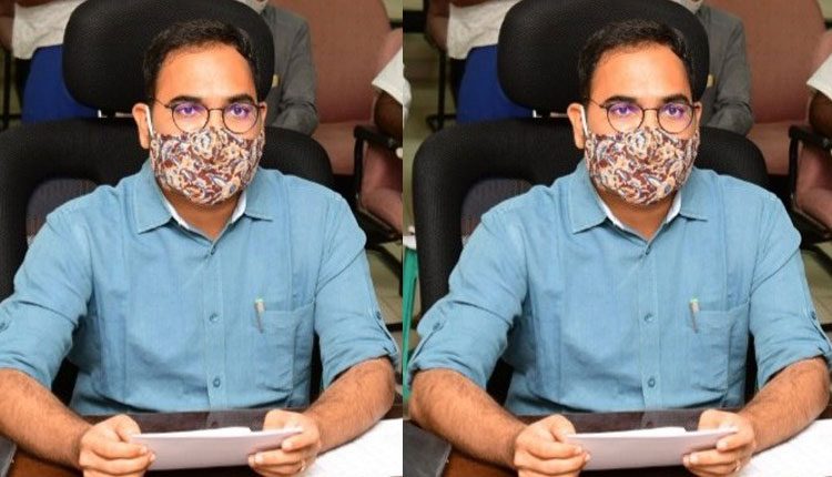 జనసమూహాలు లేకుండా చూడాలి