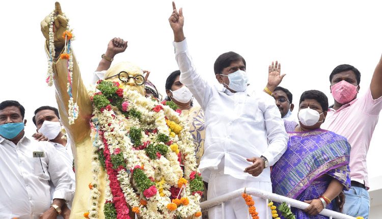 దేశం గర్వించదగ్గ మహనీయుడు అంబేద్కర్‌