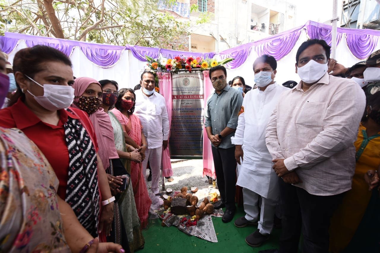 మూసాపేట్ స‌ర్కిల్‌లో వీడీసీసీ రోడ్డు ప‌నులు ప్రారంభం