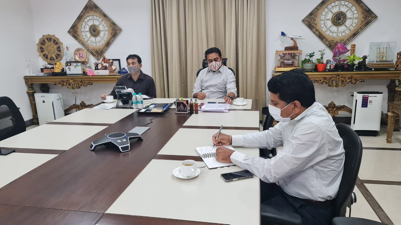 మార్కెట్‌లోకి ‘మేడ్‌ ఇన్‌ తెలంగాణ వస్ర్తాలు’