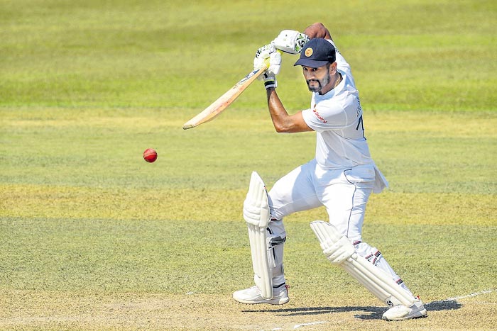 లంక దీటుగా..