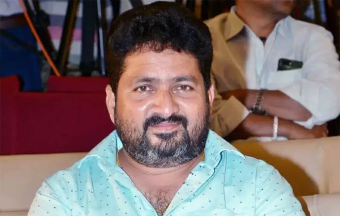 ఆగం జేసిండురో!