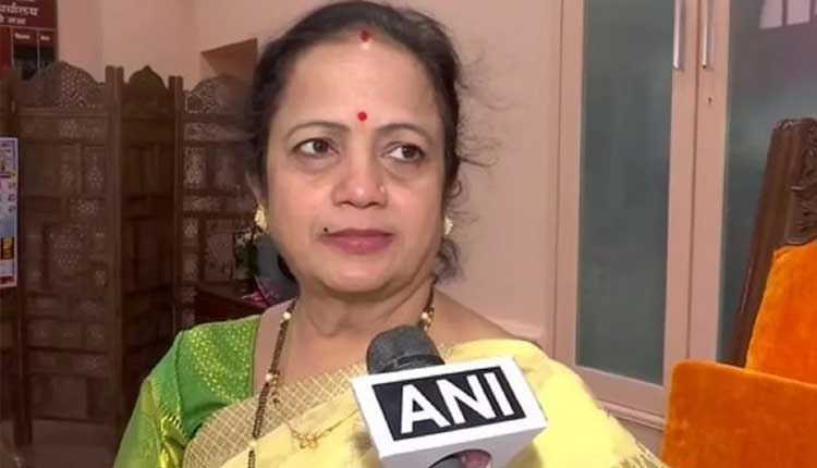 కుంభ‌మేళా భ‌క్తులు క‌రోనాను ప్ర‌సాదంలా పంచుతరు: ‌ముంబై మేయ‌ర్