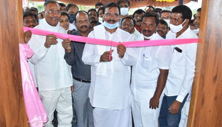 సంప్రదాయ పంటలకు  స్వస్తి పలకాలి