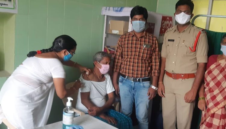 పాలెం పీహెచ్‌సీలో కొవిడ్‌ వ్యాక్సినేషన్‌