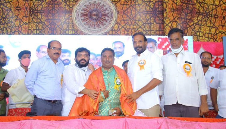 అధునాతన పరిజ్ఞానంతో ముందుకు సాగాలి