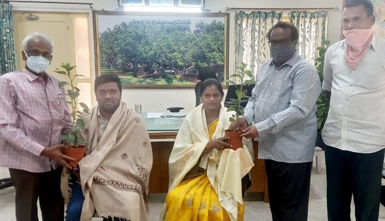 ఆదర్శగ్రామాలుగా తీర్చిదిద్దాలి