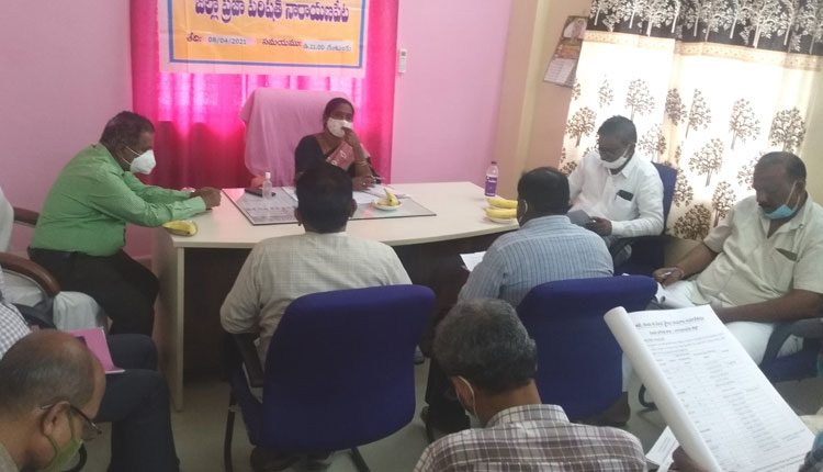 జిల్లాను అభివృద్ధి పథంలో తీసుకెళ్లాలి