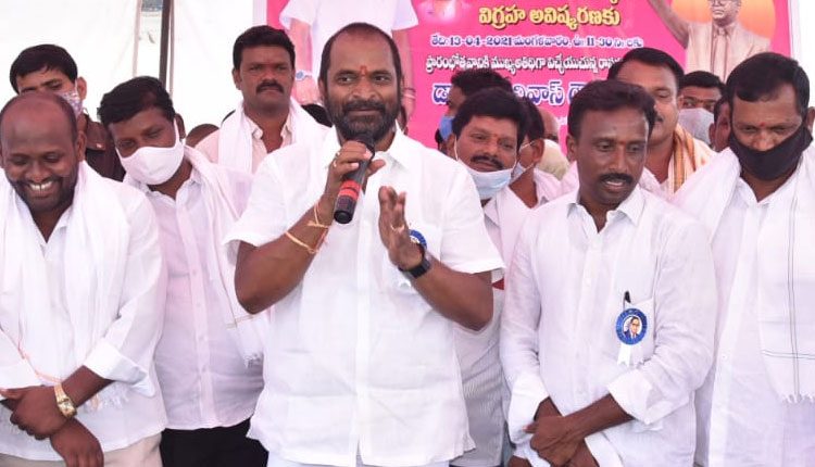 అంబేద్కర్‌ అడుగుజాడల్లో నడవాలి