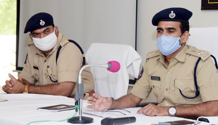 పోలీసులు చిత్తశుద్ధితో పనిచేయాలి