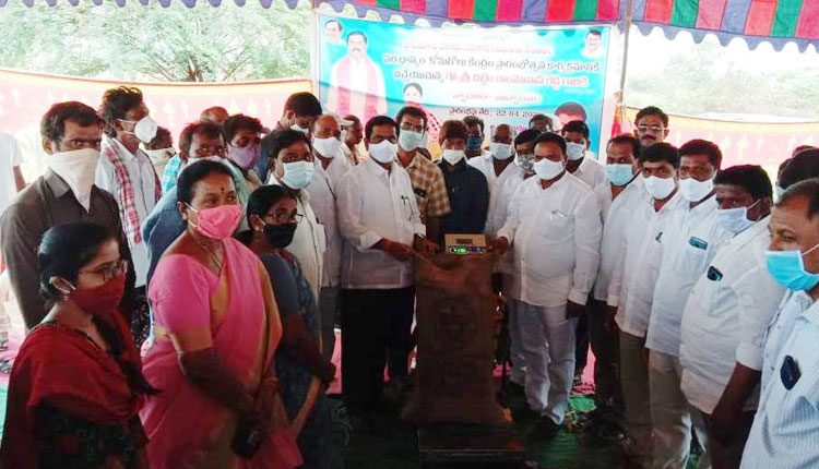 ఆపత్కాలంలో ఆదుకునే సర్కారు