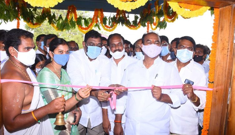 రైతులకు అండగా ప్రభుత్వం: ఎమ్మెల్యే బండ్ల