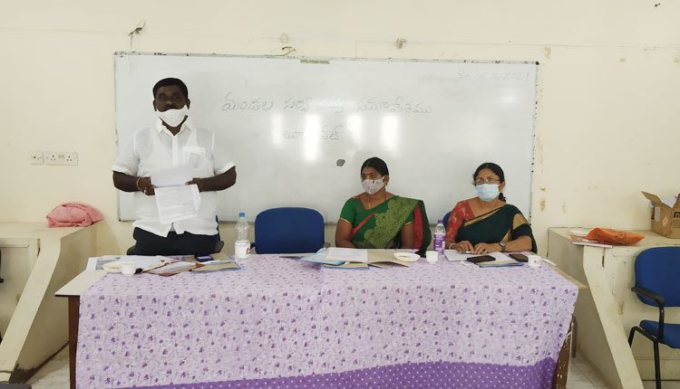 అధికారులు బాధ్యతగా పని చేయాలి