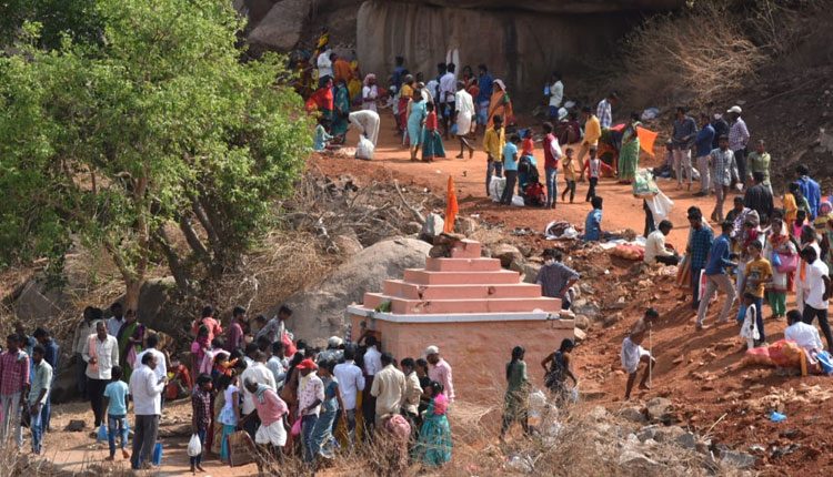 రామస్మరణతో మార్మోగిన శ్రీరామకొండ