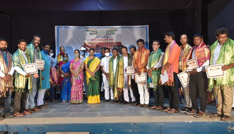 అలరించిన కవి సమ్మేళనం