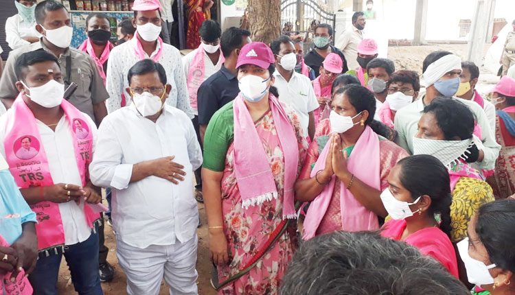 ఆదరించండి.. ఆదర్శంగా తీర్చిదిద్దుతాం