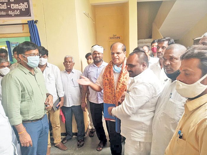 తూప్రాన్‌ పెద్దచెరువును సుందరీకరిస్తాం