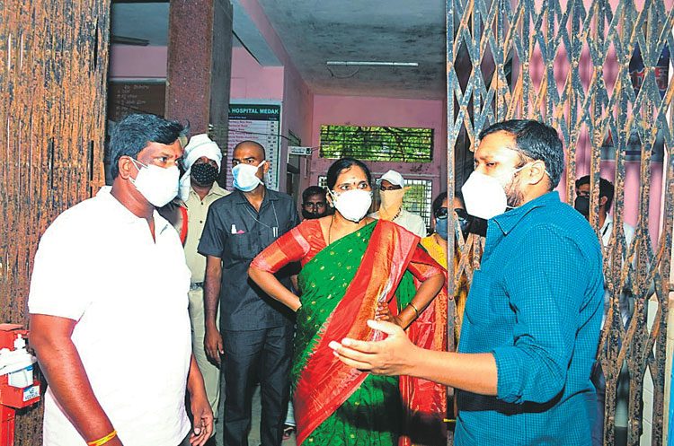 మానవత్వంతో వైద్యం చేయండి