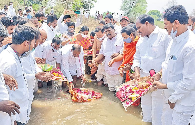 అపర భగీరథుడు సీఎం కేసీఆర్