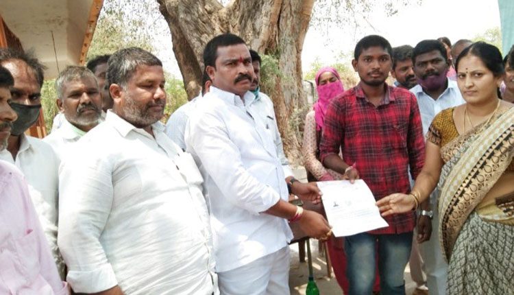 ప్రతి గింజనూ కొనుగోలు చేస్తాం