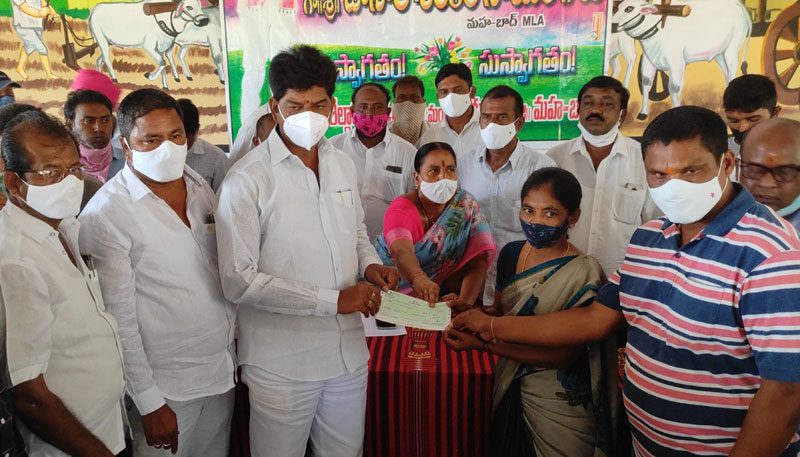 మేనమామ కట్నంగా కల్యాణలక్ష్మీ