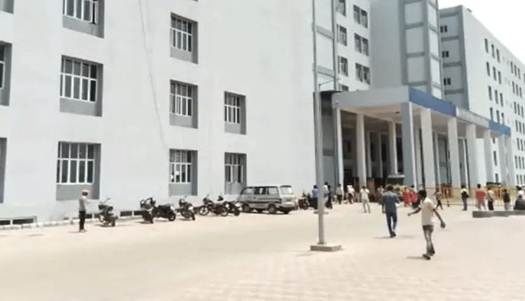 క‌రోనా రోగి చ‌నిపోయిన‌ట్లు.. రెండు సార్లు త‌ప్పుగా వెల్ల‌డి