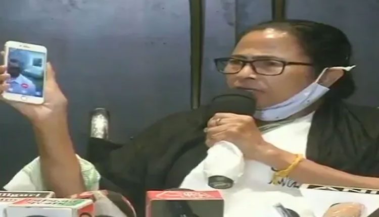 కూచ్‌ బెహర్ బాధిత కుటుంబాలను 14న కలుస్తా: మమత