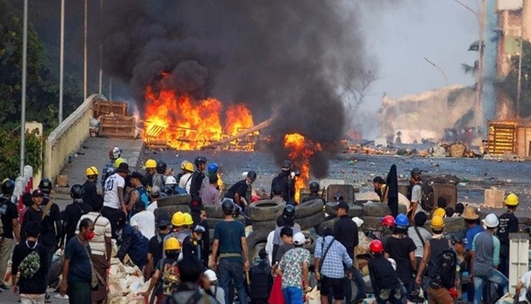 మయన్మార్‌లో ఆగని హింస.. ఇప్ప‌టికే 740 మంది బలి