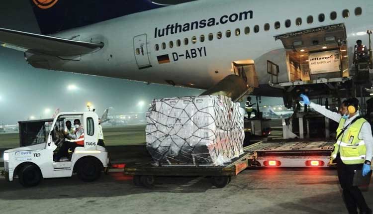 యూకే నుంచి భార‌త్‌కు ప్రాణాధార వైద్య సామాగ్రి: కేంద్రం