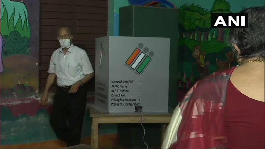 ఓటు హ‌క్కు వినియోగించుకున్న ‘మెట్రో మ్యాన్’