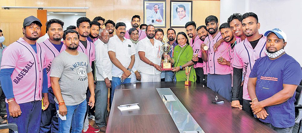 బేస్‌బాల్‌ జట్టు భేష్‌