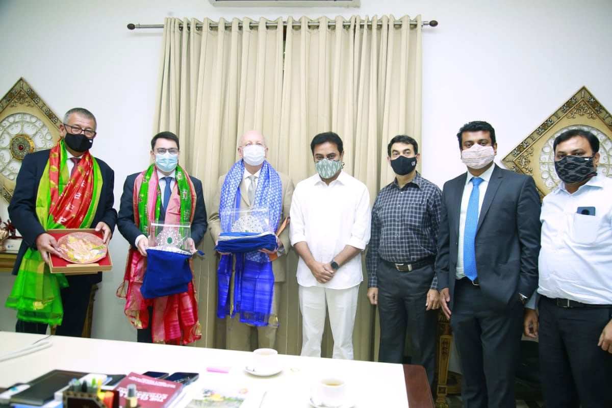 మంత్రి కేటీఆర్‌ను కలిసిన సాఫ్రాన్‌ సంస్థ బృందం