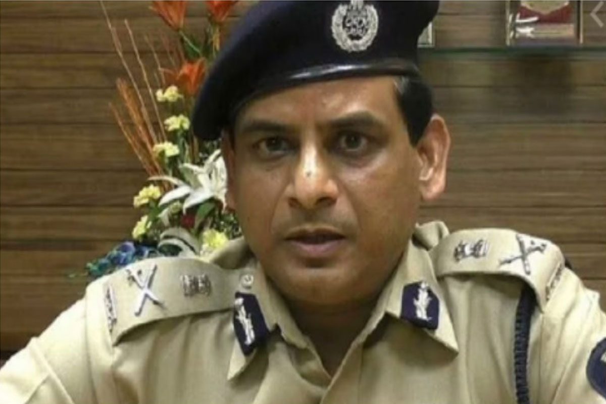 పరంబీర్‌సింగ్‌తో వాజ్‌ సన్నిహితంగా ఉండేవారు : కమిషనర్‌ నివేదిక