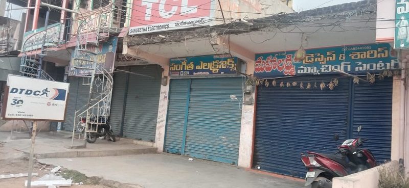 కరోనా కట్టడికి కట్టుదిట్టం