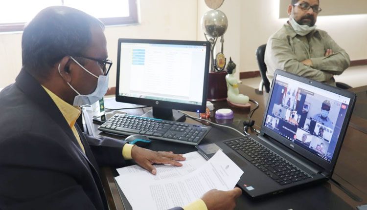 కొవిడ్‌ పరిస్థితుల్లో ఆన్‌లైన్‌ విద్యే ఆధారం