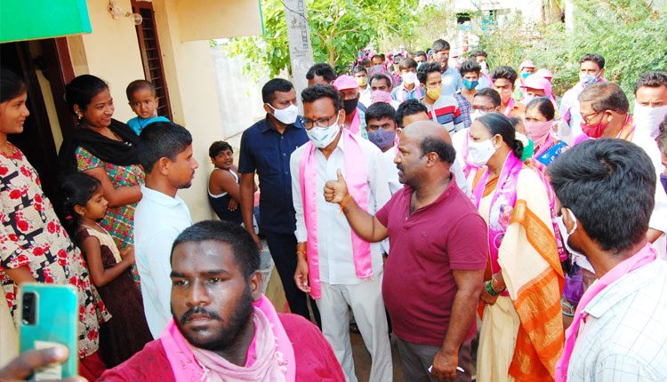 టీఆర్‌ఎస్‌ అభ్యర్థుల గెలుపే లక్ష్యంగా పని చేయాలి