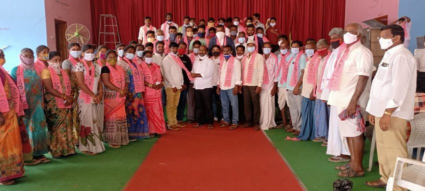 ఆదరించండి.. అభివృద్ధి చేసి చూపిస్తం