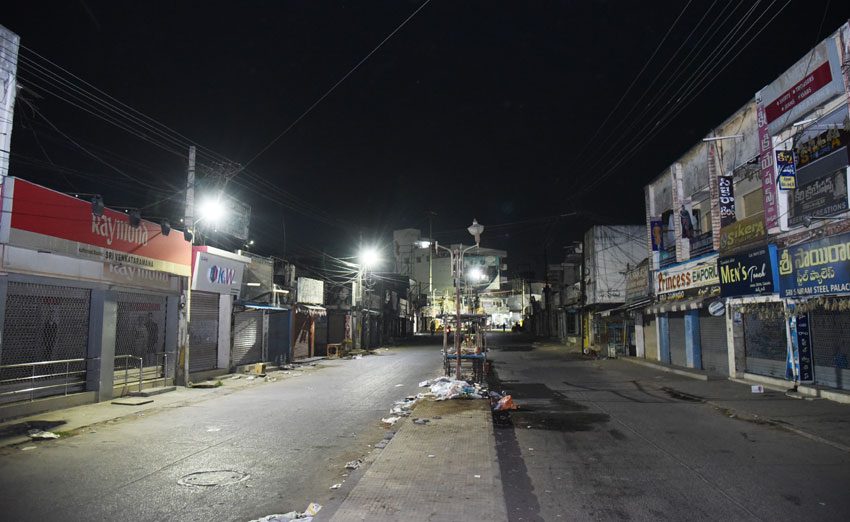 కరోనా కట్టడికి మరింత కఠినం