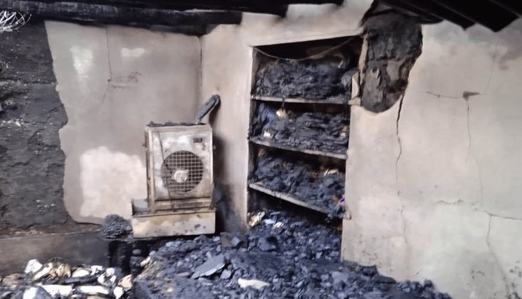 వేర్వేరు అగ్నిప్రమాదాల్లో  ఇండ్లు దగ్ధం