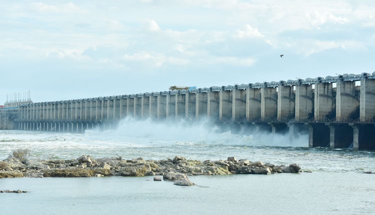 39 ఎకరాలు 15కోట్లు