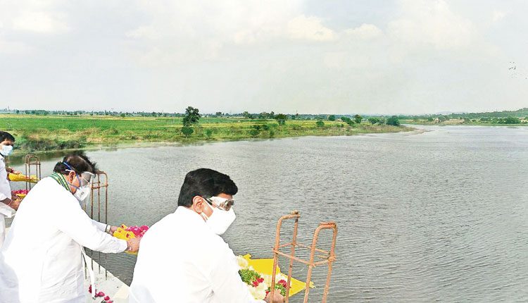 నిజాంసాగర్‌లో  కాళేశ్వర జలదృశ్యం