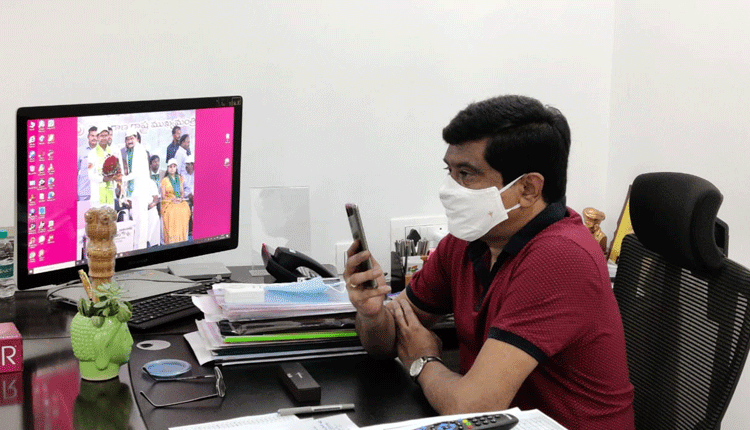 బెడ్స్‌ వివరాలు ఆన్‌లైన్‌లోఉంచాలి