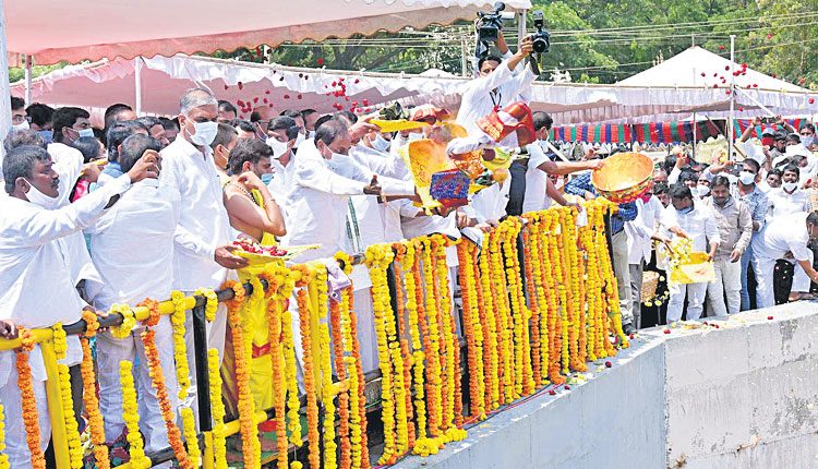 అపూర్వ జలదృశ్యం ఆవిష్బతం