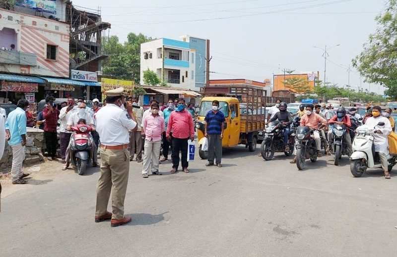 కరోనా వేళ.. అప్రమత్తమైన పోలీసు శాఖ
