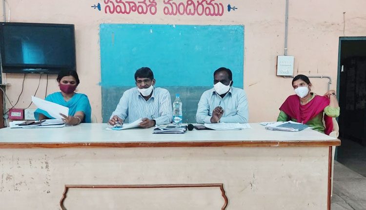 ఉపాధి హామీ పనుల్లో కొవిడ్‌ నిబంధనలు పాటించేలా చూడాలి