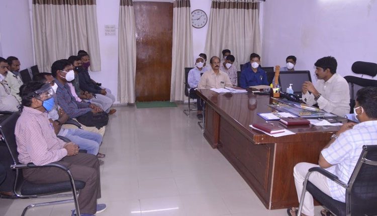 కొవిడ్‌ చికిత్సకు ఏర్పాట్లు చేయాలి