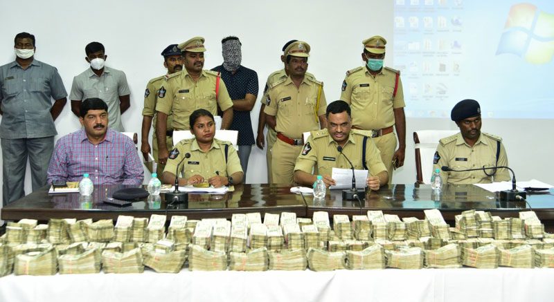రూ.3.5 కోట్ల నగదు పట్టివేత